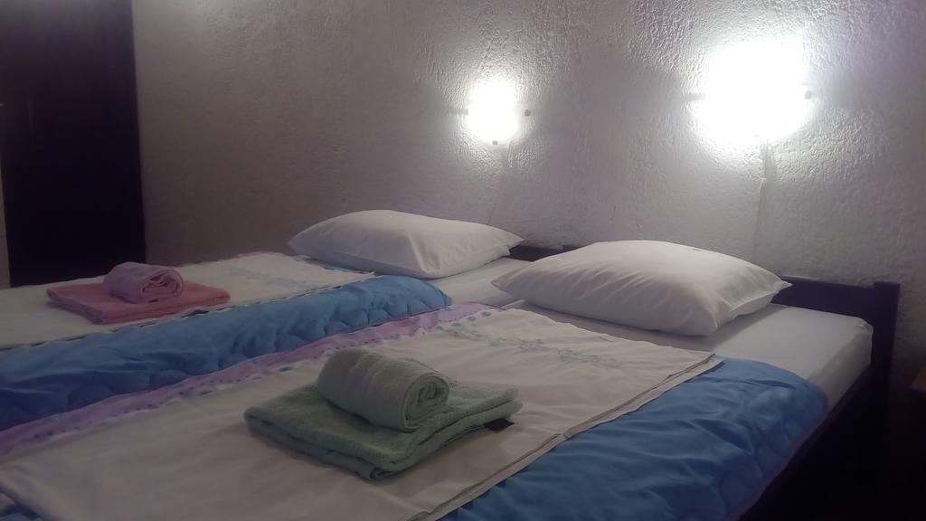 Guesthouse Filepi Senj  Buitenkant foto